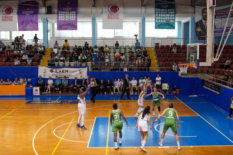 TARSUS BELEDİYESİ KADIN BASKETBOL TAKIMI  ŞAMPİYONLUK YOLUNDA EMİN ADIMLARLA İLERLİYOR