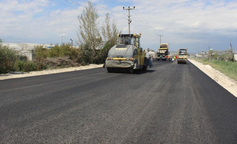 MERSİN HABER/ ADANALIOĞLU AKDENİZ CADDESİ’NDE ASFALT ÇALIŞMALARI SÜRÜYOR