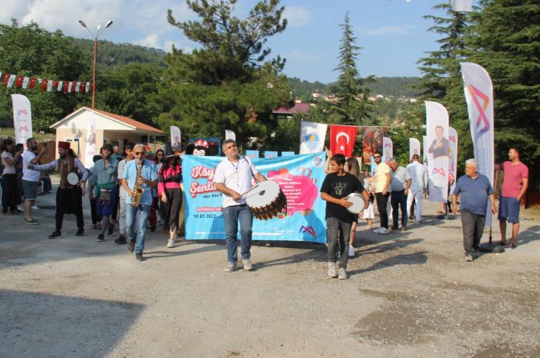 BÜYÜKŞEHİR BELEDİYESİ, COŞKU VE EĞLENCEYİ HER NOKTAYA TAŞIYOR