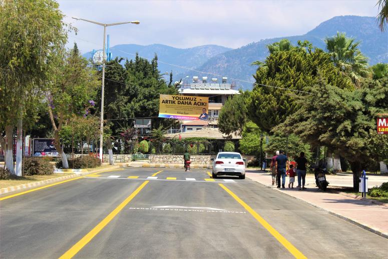 BÜYÜKŞEHİR EKİPLERİ, BOZYAZI VE AYDINCIK’TA ASFALTLAMA ÇALIŞMALARINI SÜRDÜRÜYOR
