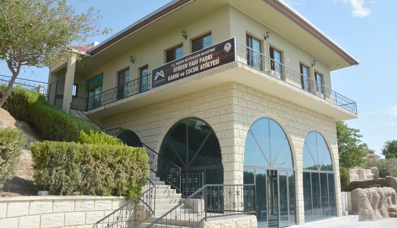 BÜYÜKŞEHİR’DEN ALTAYLILAR MAHALLESİ ÖTÜKEN VADİ PARKI’NA OKUMA SALONU