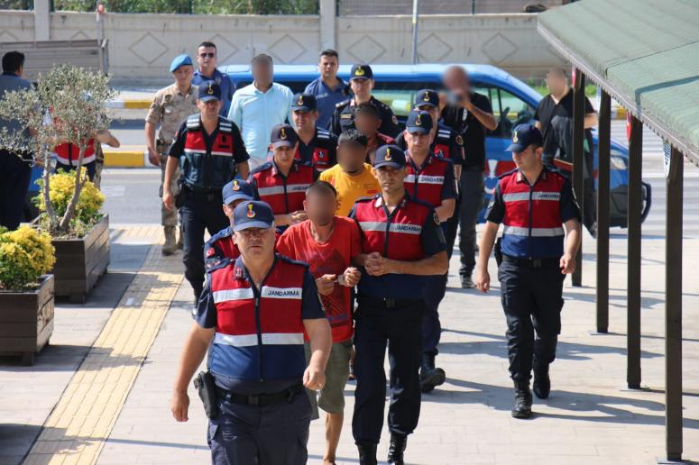CİNAYET ŞÜPHELİLERİ JANDARMADAN KAÇAMADI
