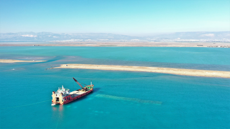 DSİ Mersin’de Kıyı Erozyonunu Önlemek İçin Denizde