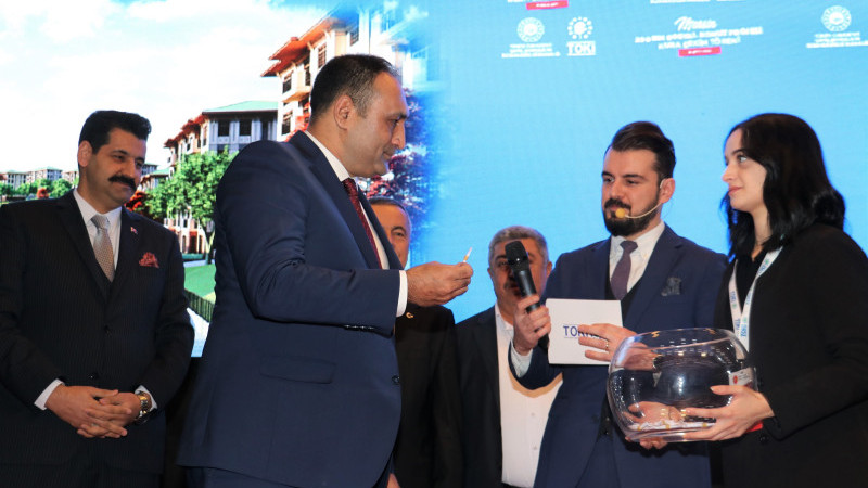 Başkan Yılmaz’dan, Cumhuriyet Tarihinin En Büyük Hamlesi “İlk Evim” Projesi’ne Arsa Tahsisi