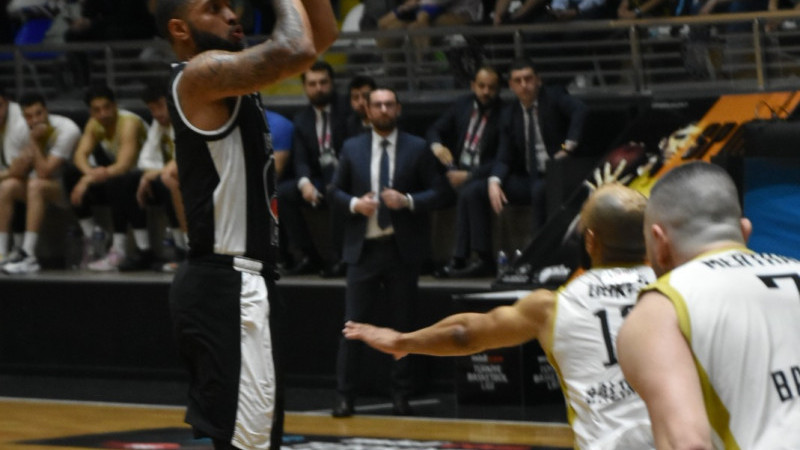 Carettalar Yarı Finalde  
