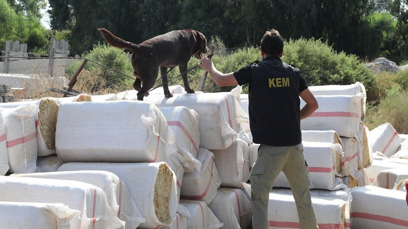 Mersin’de  Saman Yüklü Tır’da 278 Kilo Esrar Ele geçirildi