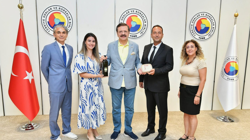 Tarsus Ticaret Borsası Başkanı Mustafa Teke, TOBB Başkanı M. Rifat Hisarcıklıoğlu’nu ziyaret etti