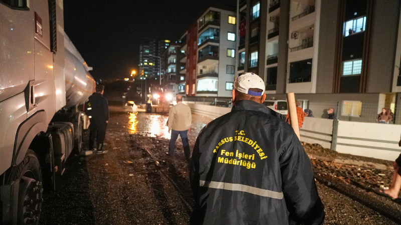 Tarsus Belediyesi Ekipleri, Yoğun Yağış Ve Fırtına Sonrası Mağduriyetleri Giderdi