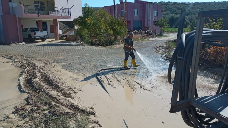 Tarsus Belediyesi Ekipleri, Şiddetli Yağışlar Sonrası Acil Müdahalede Bulundu