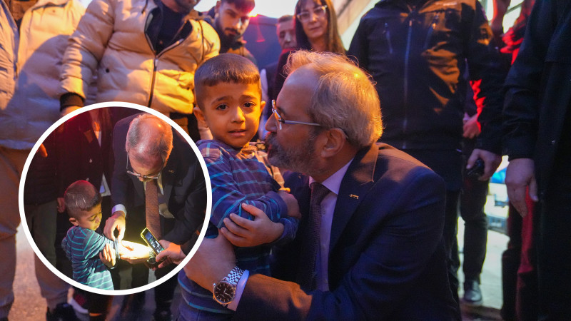 Tarsus Haber/ Doktor Başkan, Talihsiz Kaza Geçiren Çocuğa İlk Müdahaleyi Yaptı