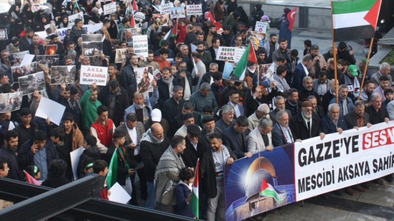 HÜDA PAR'dan Mersin'de Gazze'ye destek yürüyüşü