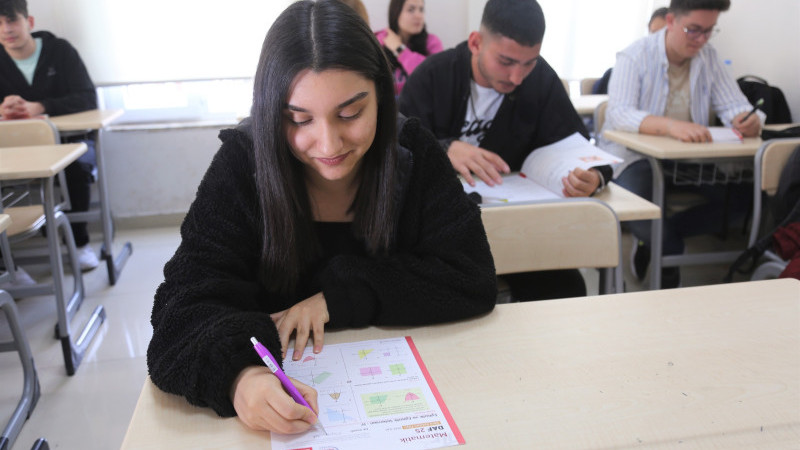 TOROSLAR AKADEMİ EĞİTİM MERKEZİNİN ÖĞRENCİLERİ, HER HAFTA SONU SERİ DENEME SINAVINDAN GEÇİYOR