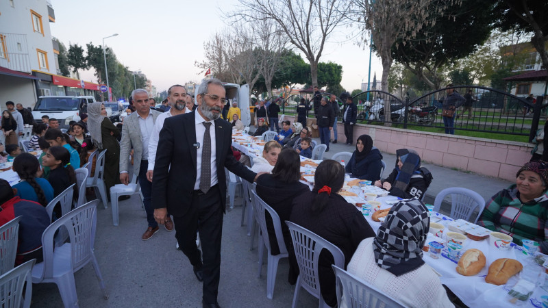 Tarsus Haber/ Başkan Bozdoğan, Mahalle İftarlarında Hemşehrileriyle Buluşuyor!