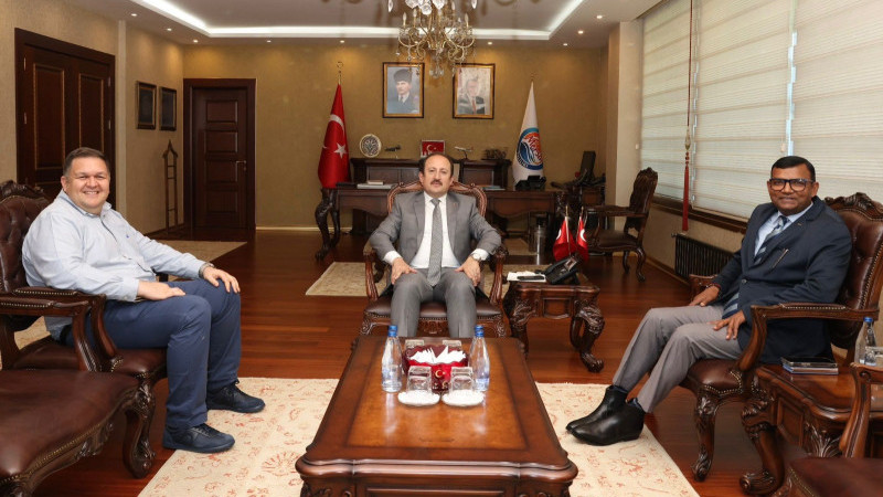 Mersin valisi Ali Hamza Pehlivan, MIP Genel Müdürü Ajay Kumar Singh ile görüştü