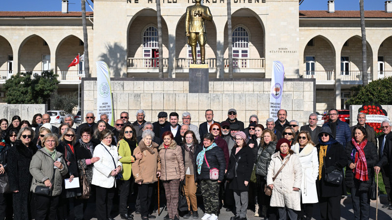 GİRİT TÜRKLERİ HEM ATALARINI ANIYOR HEM DE KÜLTÜREL MİRASLARINI KORUYOR