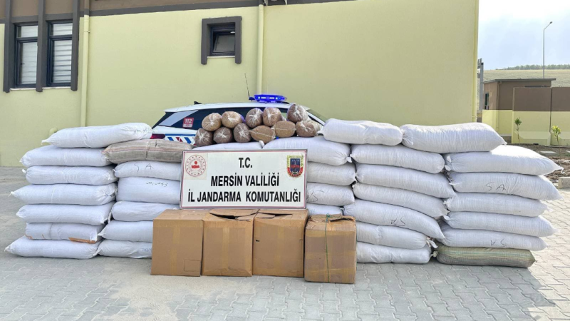 Mersin'de Jandarmadan Kaçak Tütün Operasyonu: 3 Gözaltı