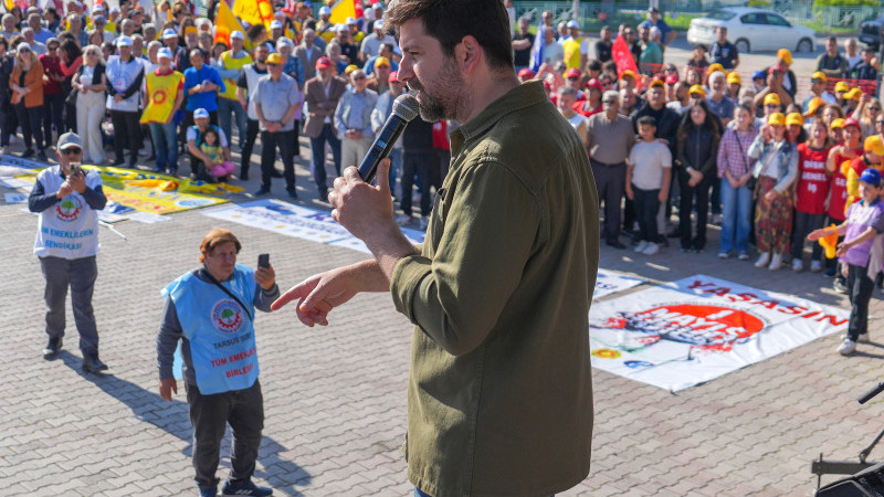 TARSUS’TA 1 MAYIS COŞKUSU MEYDANLARA TAŞTI