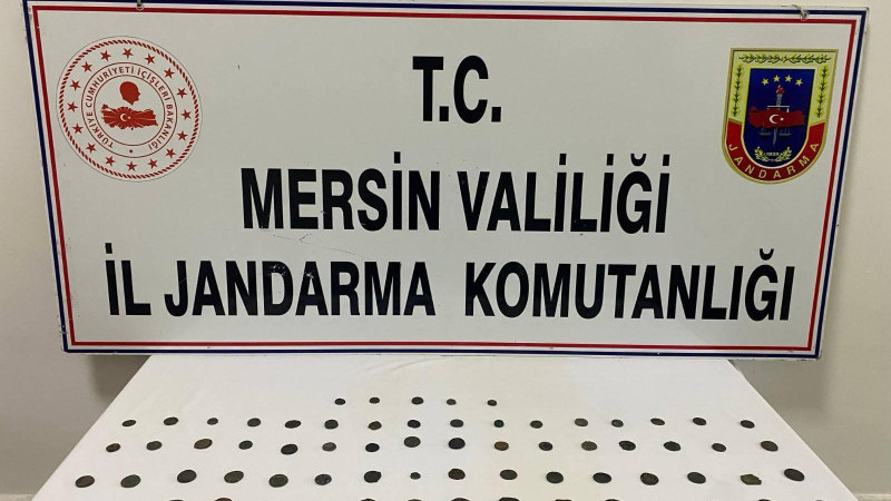 Mersin’de Tarihi Eser Operasyonu: 70 Sikke Ele Geçirildi