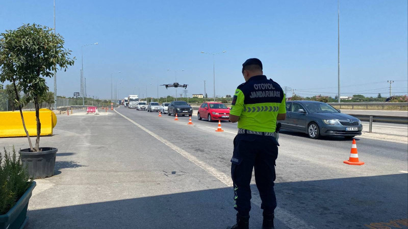 OTOYOL JANDARMASINDAN DRONE DESTEKLİ TRAFİK DENETİMİ