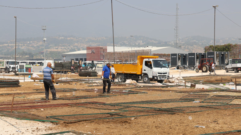 TOROSLAR’DA KURBAN SATIŞ ALANI TEMİZLENDİ