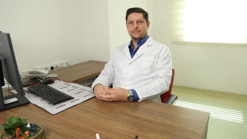 Dr. Şahinoğlu’ndan Kene Uyarısı: “Panik Yapmayın, Bilinçli Müdahale Edin”