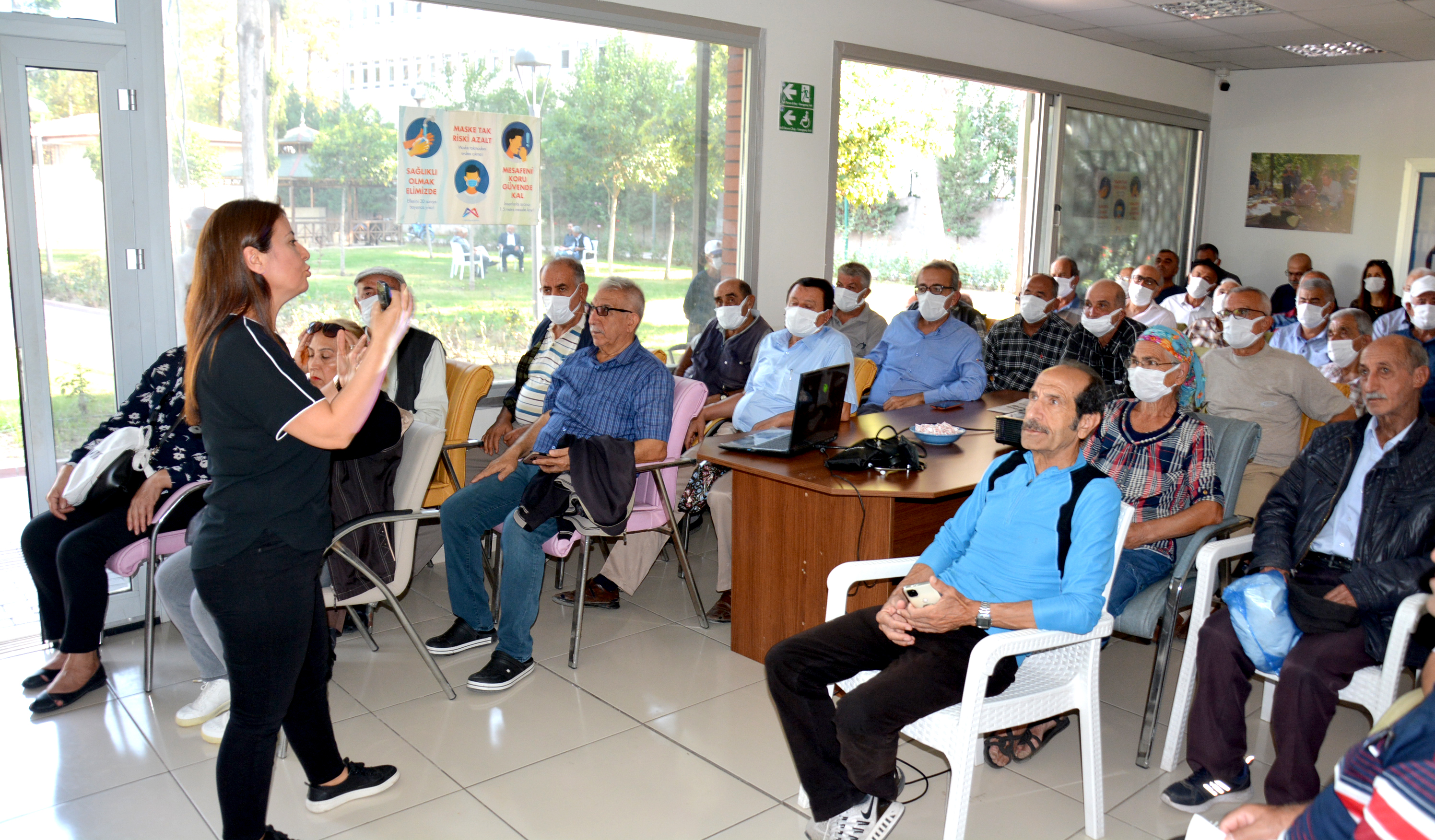 Büyükşehir Tarsus Emekli Evi Sakinlerine İlk Yardım Konusunda Bilgilendirmede Bulunuldu