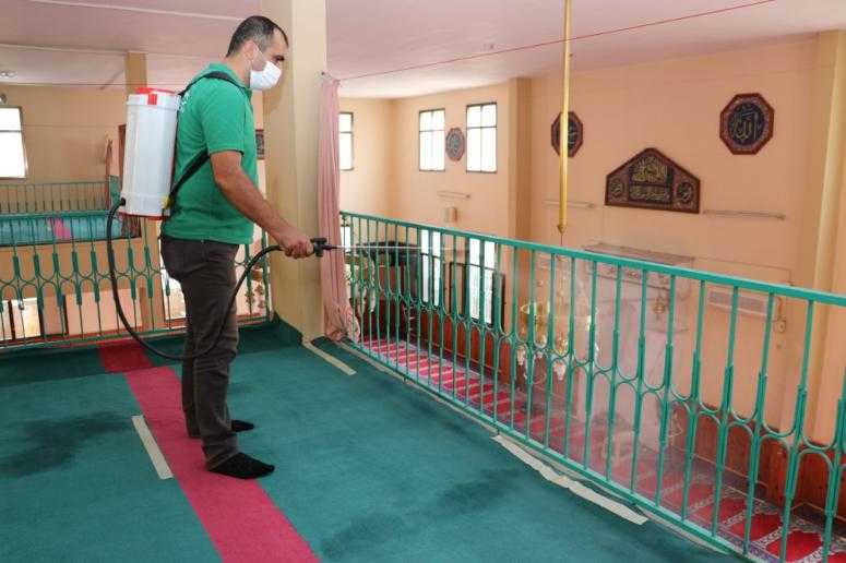 TOROSLAR’DA İBADETHANELER DEZENFEKTE EDİLİYOR