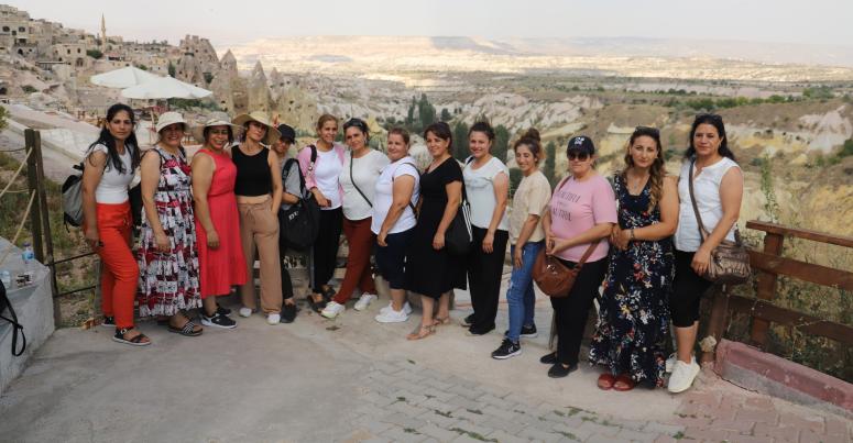 AKDENİZLİ KADINLAR KAPADOKYA TURUNA ÇIKTI
