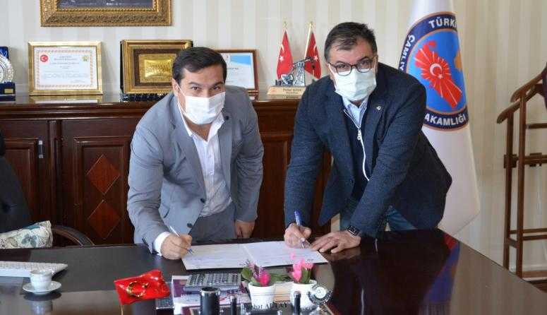 TARSUS TSO’DAN ÇAMLIYAYLA’YA EĞİTİM DESTEĞİ