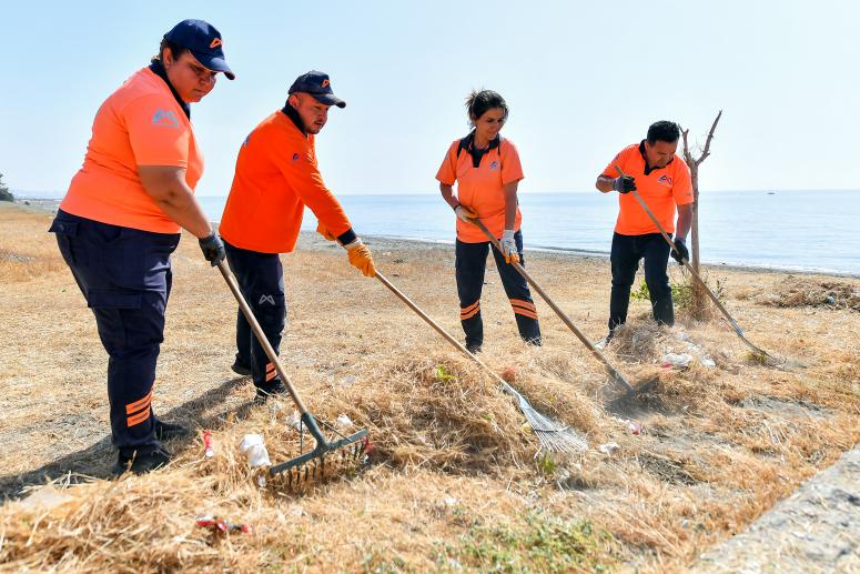 MERSİN BÜYÜKŞEHİR, PLAJLARI YAZA HAZIRLIYOR