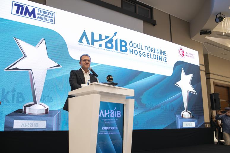 SEÇER: “İHRACATÇILARIMIZLA HER TÜRLÜ İŞBİRLİĞİNE AÇIĞIZ”