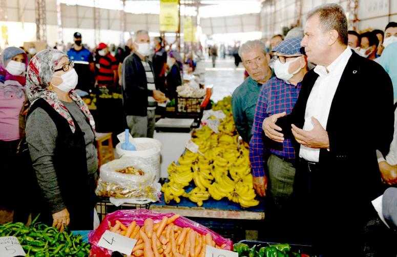 MERSİN’İ KARIŞ KARIŞ GEZEN BAŞKAN SEÇER, VATANDAŞLARIN TALEPLERİNİ DİNLİYOR