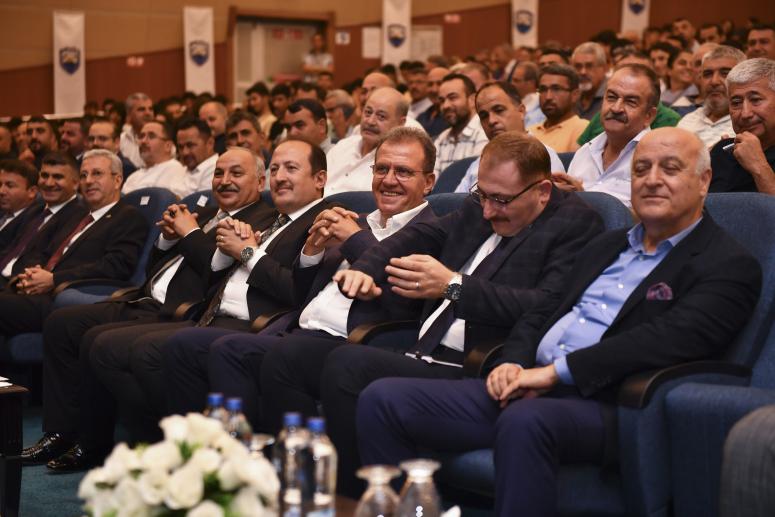 SEÇER: “ŞUURSUZCA ÇOĞALAN AVM’LERE KARŞIYIM”
