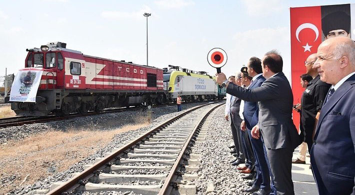 PAKİSTAN’A İYİLİK TRENİ TARSUS’TAN KALKTI