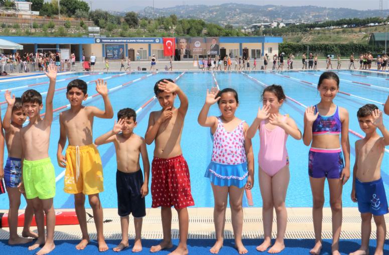 TOROSLAR’IN YÜZME KURSLARI, GENÇ YETENEKLERLE DOLDU