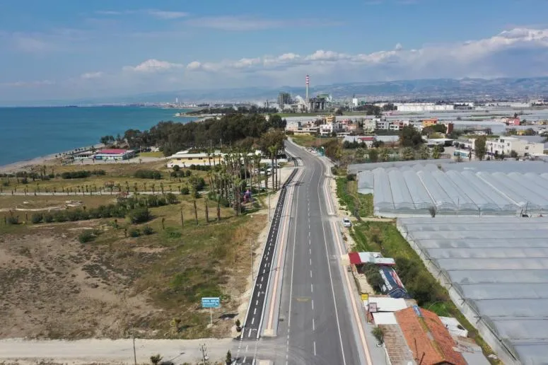 BÜYÜKŞEHİR, KAZANLI SAHİL YOLUNDA ÇALIŞMALARINA DEVAM EDİYOR