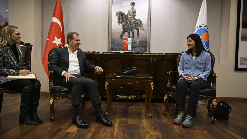 İspanyol Gezgin Sara Qiu, Başkan Seçer’i Ziyaret Etti
