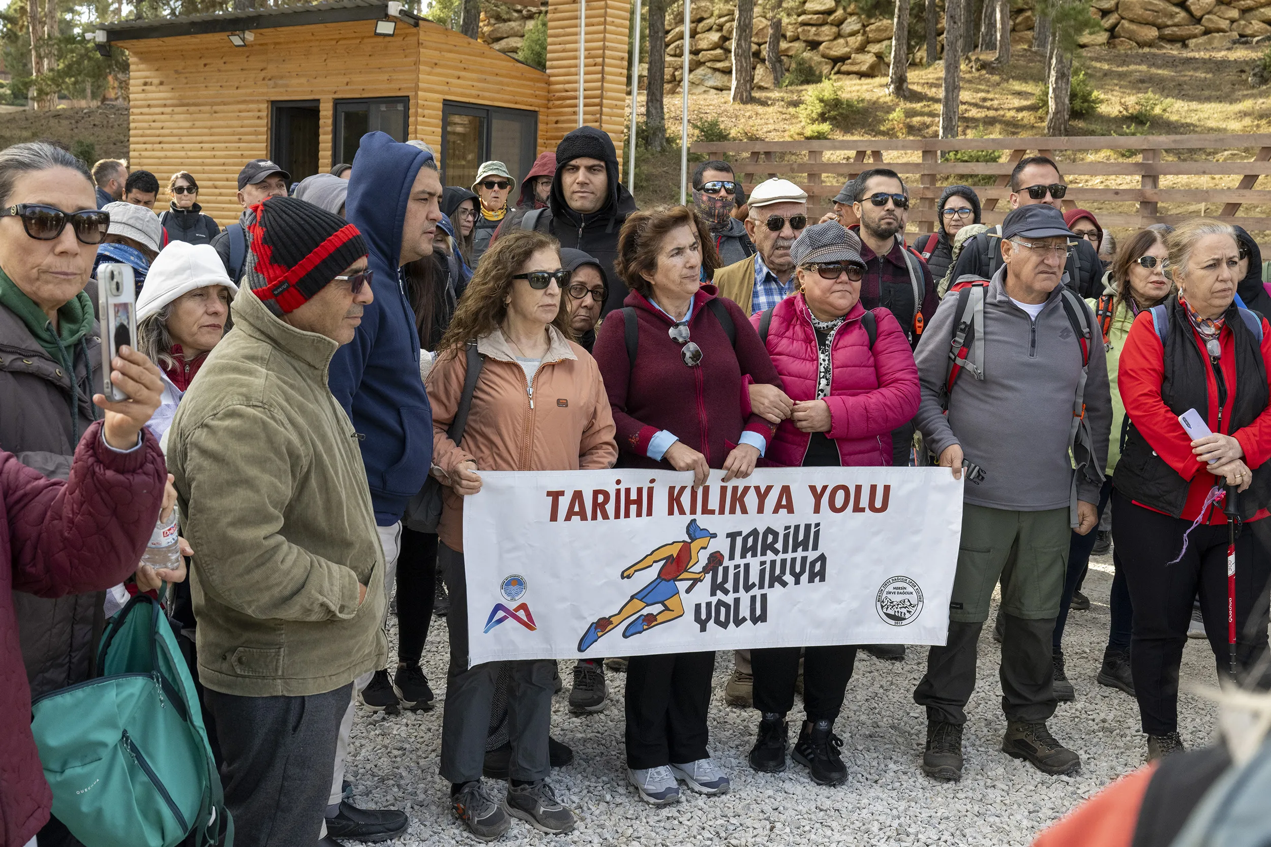 KİLİKYA YOLU YÜRÜYÜŞÜ ÇAMLIYAYLA’DA VATANDAŞLARIN YOĞUN KATILIMIYLA GERÇEKLEŞTİRİLDİ