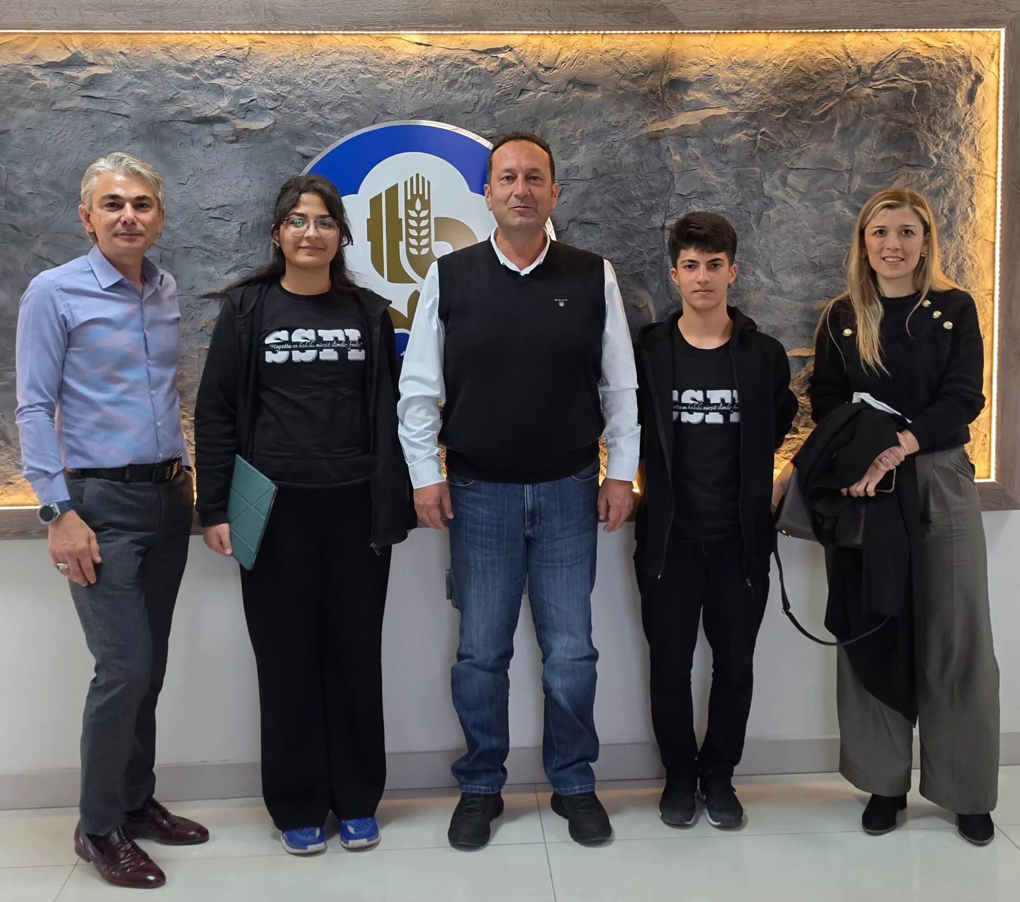 Sesim Sarpkaya Fen Lisesi öğrencileri, “Yaşayan Kalem” projelerini anlattı