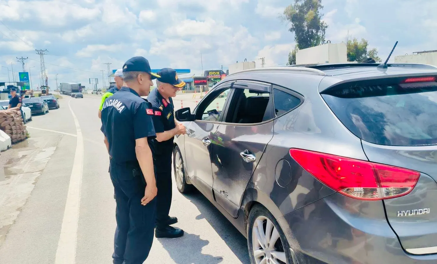 Mersin İl Jandarma Komutanı Tuğgeneral Ercan Atasoy Bayram Denetimlerinde Sahaya İndi
