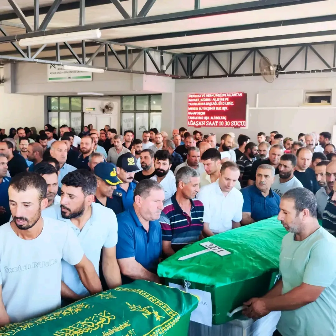 Tarsus’u Yasa Boğan Facia: Denizde Yaşamını Yitiren Aynı Aileden 4 Kişi Son Yolculuğuna Uğurlandı