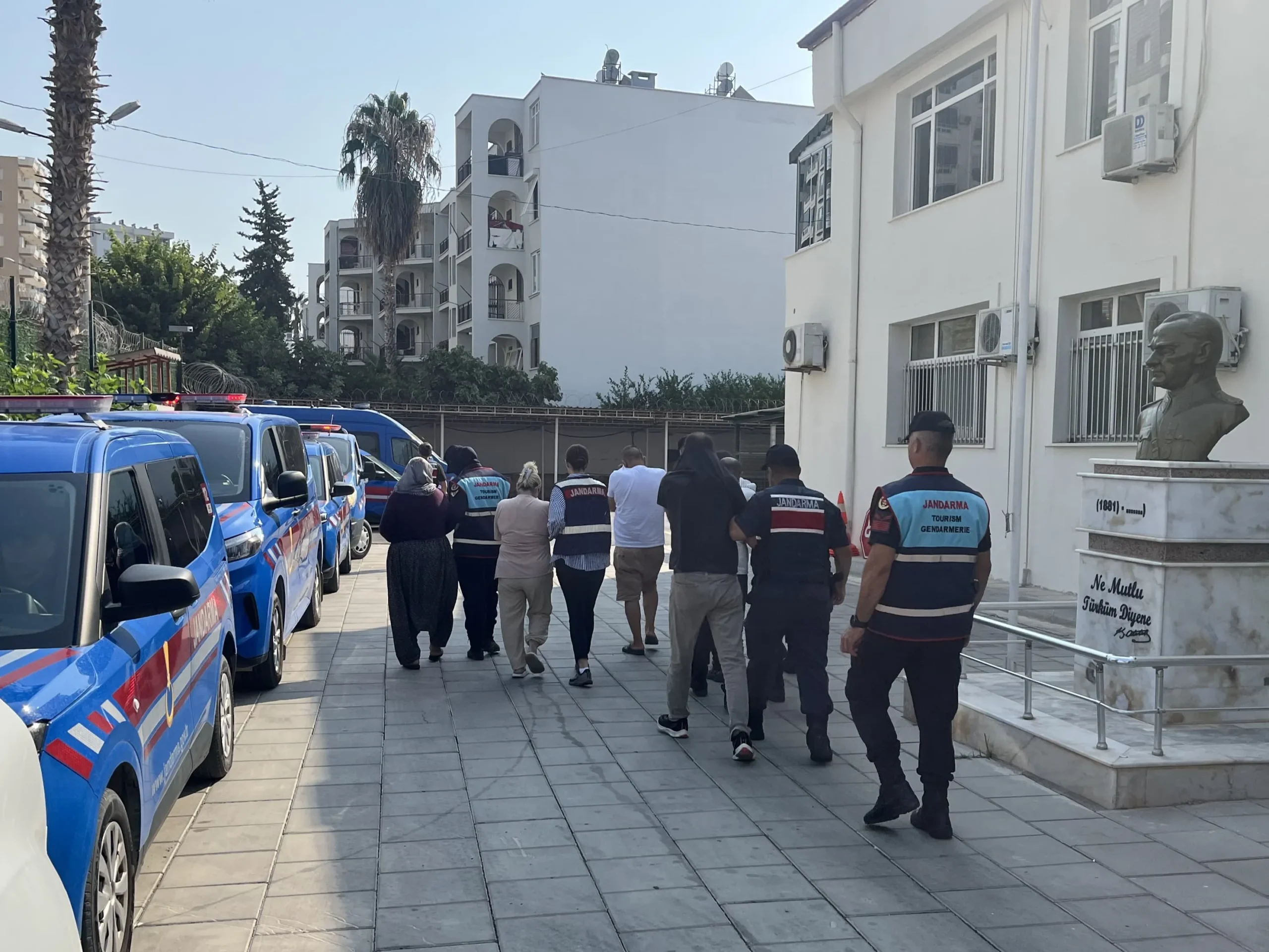Erdemli’de Fuhuş ve İnsan Ticareti Operasyonu: 8 Şüpheli Yakalandı, 6’sı Tutuklandı