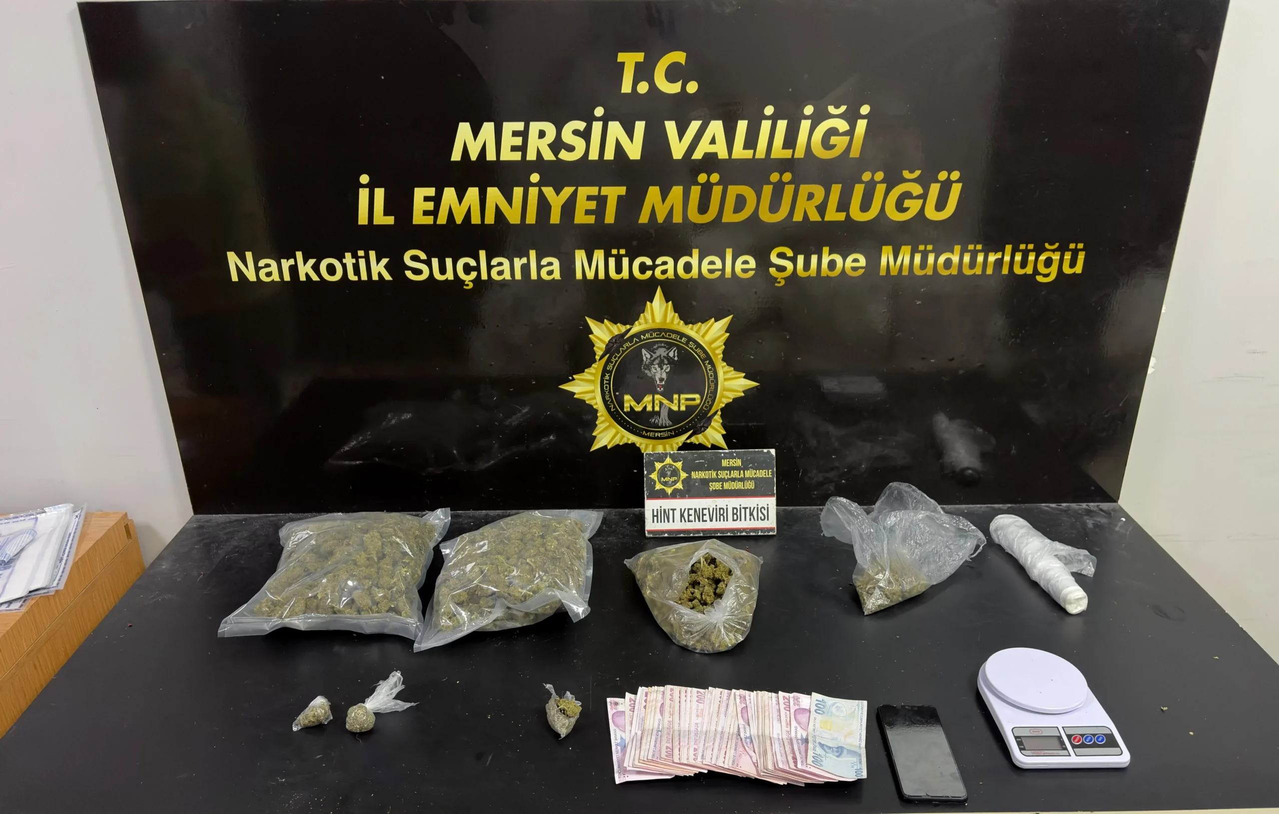 Mersin’de Uyuşturucu ve Kaçak Alkol Operasyonu: 4 Şüpheli Tutuklandı