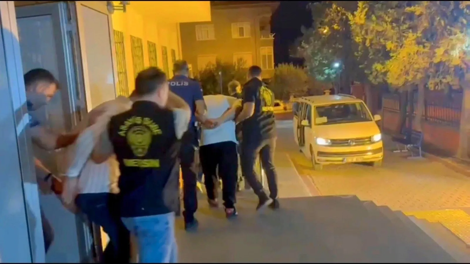 Mut’ta Gazino ve Otellere Uyuşturucu Operasyonu: 22 Şahıs Tutuklandı