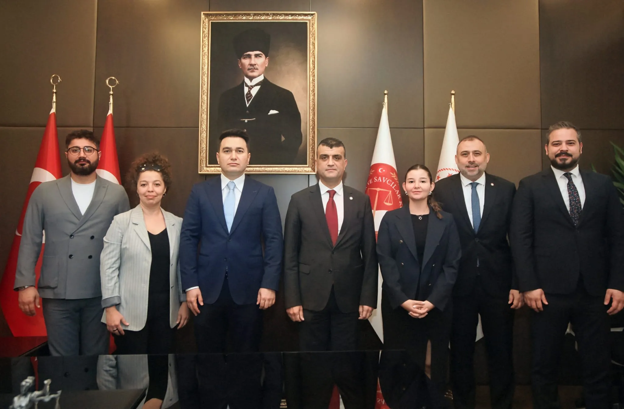 MERSİN BAROSU BAŞKANI GAZİ ÖZDEMİR’DEN BAŞSAVCI YASİN EMRE’YE ZİYARET